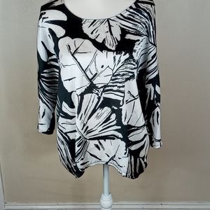 Coldwater Creek XL-16 Women's High Low Top